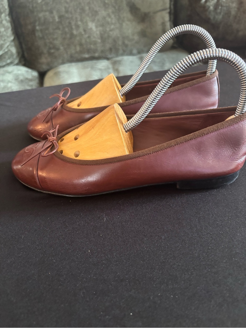 Chanel Brown Size 38/7 Slip On Ballerina Flats With CC Logo and Small Bow Detail - Picture 5 of 14